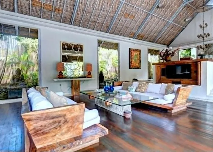Luxury Private Pool In Villa