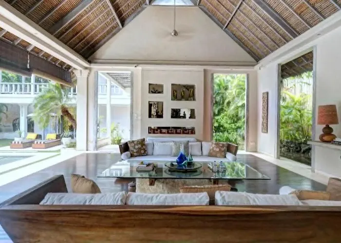 Villa Luxury Private Pool In Seminyak (Bali)
