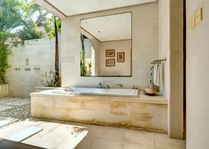 Luxury Private Pool In Villa Seminyak (Bali)